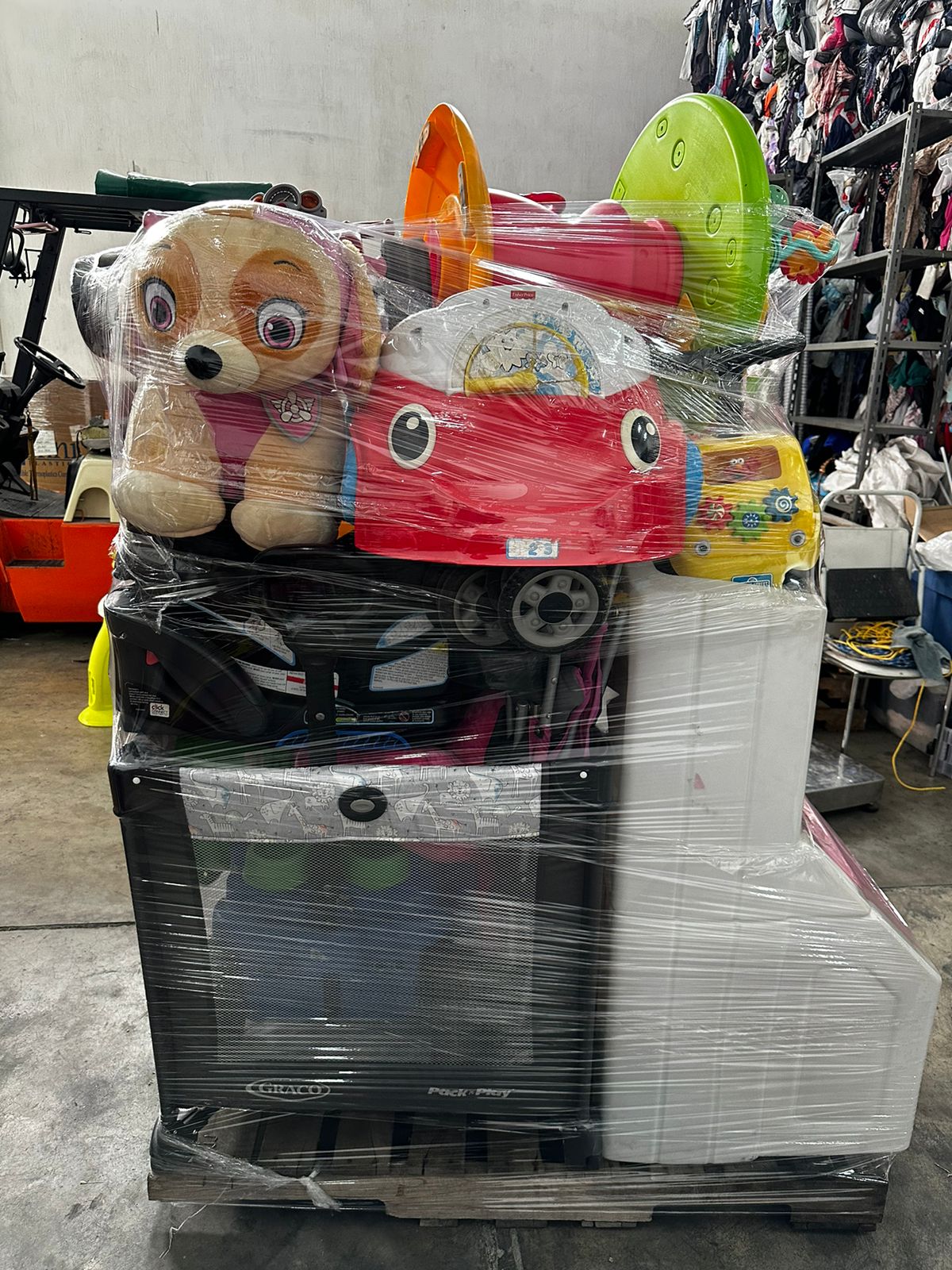 Tarima de juguete empacado